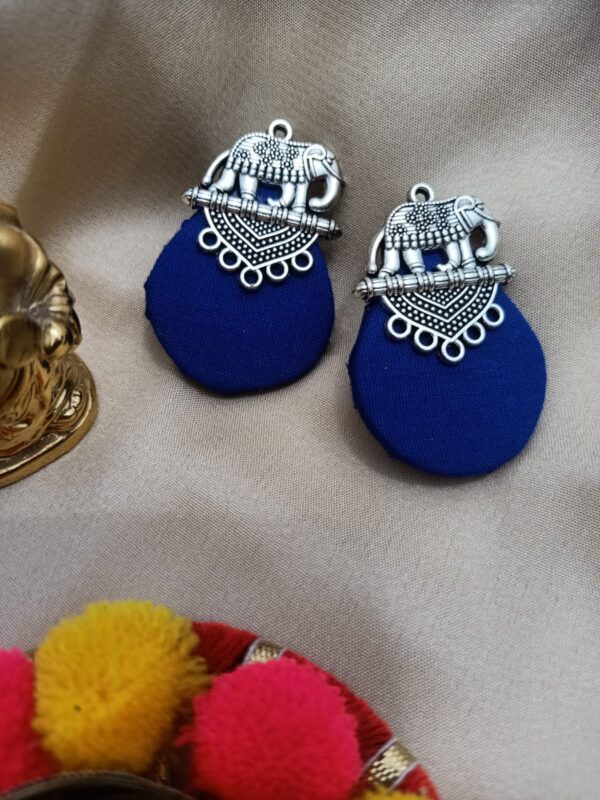Elephant simple earrings